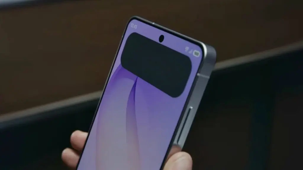 Ukázka funkce Privacy Display na Samsung Galaxy S26 Ultra, která blokuje pohled z boku.